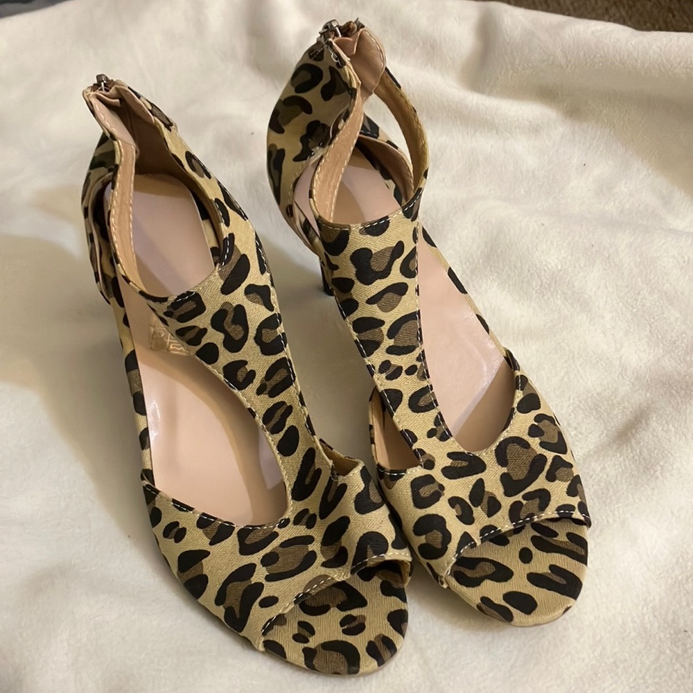 Chic Black and Tan Strappy Heels